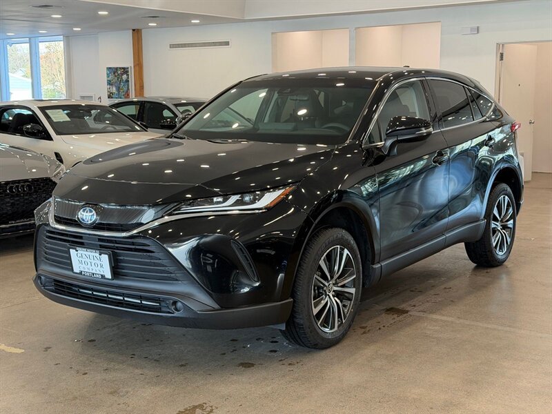 2024 Toyota Venza LE   - Photo 1 - Gladstone, OR 97027