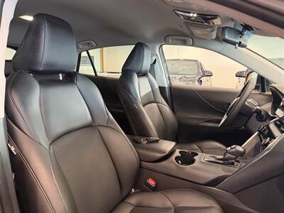 2024 Toyota Venza LE   - Photo 8 - Gladstone, OR 97027