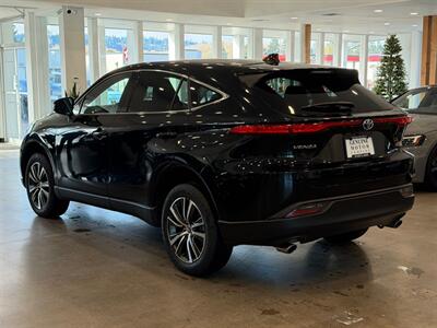 2024 Toyota Venza LE   - Photo 4 - Gladstone, OR 97027