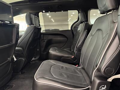 2025 Chrysler Pacifica Limited   - Photo 10 - Gladstone, OR 97027