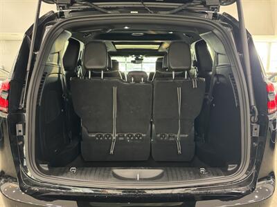 2025 Chrysler Pacifica Limited   - Photo 11 - Gladstone, OR 97027