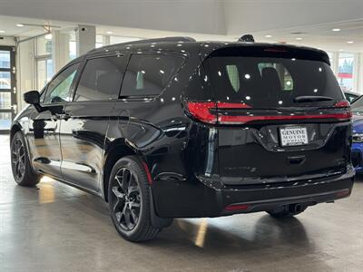 2025 Chrysler Pacifica Limited   - Photo 4 - Gladstone, OR 97027