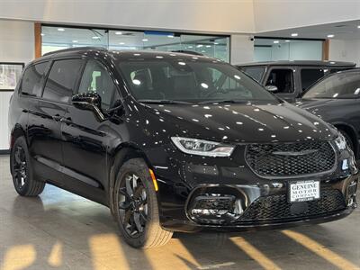 2025 Chrysler Pacifica Limited   - Photo 3 - Gladstone, OR 97027