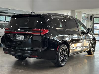 2025 Chrysler Pacifica Limited   - Photo 6 - Gladstone, OR 97027