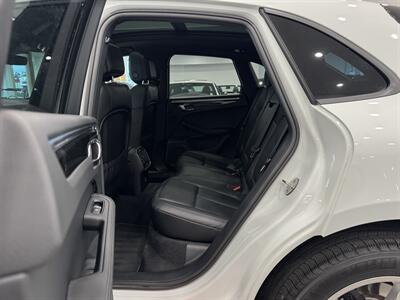 2024 Porsche Macan   - Photo 12 - Gladstone, OR 97027
