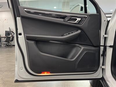 2024 Porsche Macan   - Photo 13 - Gladstone, OR 97027