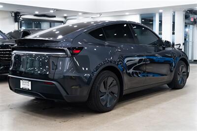 2026 Tesla Model Y Long Range   - Photo 4 - Gladstone, OR 97027