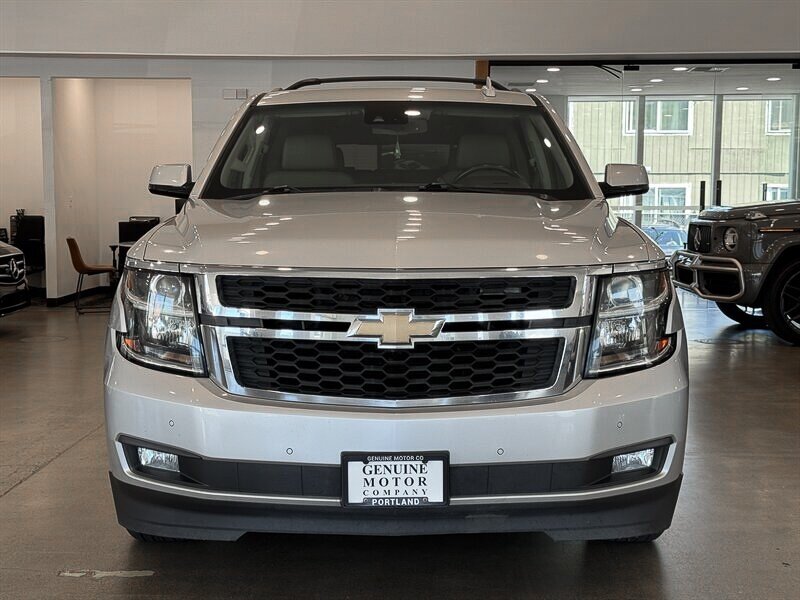 2016 Chevrolet Suburban LT photo 2