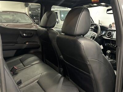 2020 Toyota Tacoma TRD Off-Road V6   - Photo 10 - Gladstone, OR 97027