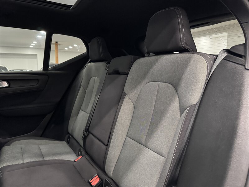 2025 Volvo XC40 Core photo 16