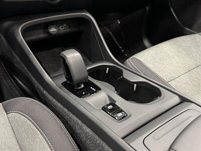 2025 Volvo XC40 B5 Core Bright Theme - Photo 38 - Gladstone, OR 97027