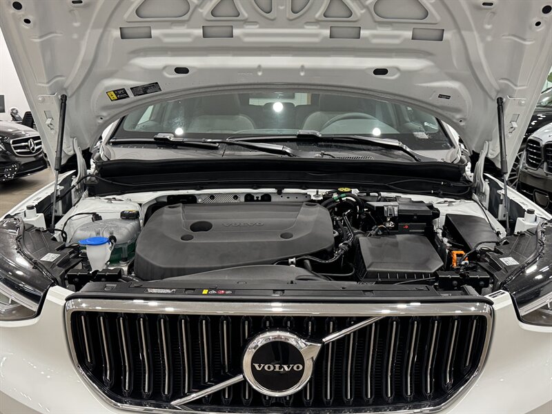 2025 Volvo XC40 Core photo 33