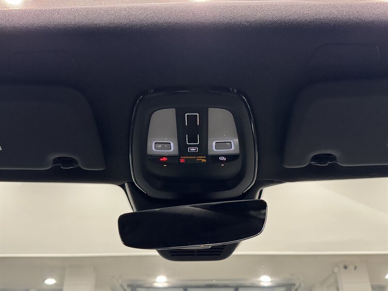 2025 Volvo XC40 Core photo 29