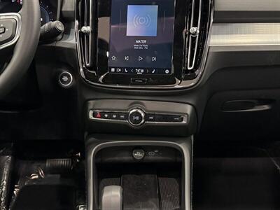2025 Volvo XC40 B5 Core Bright Theme - Photo 36 - Gladstone, OR 97027