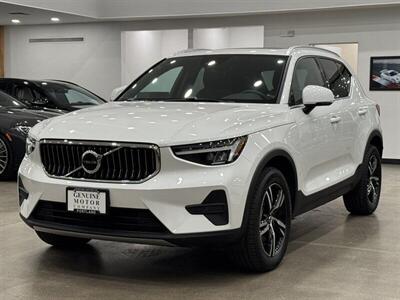 2025 Volvo XC40 B5 Core Bright Theme - Photo 1 - Gladstone, OR 97027
