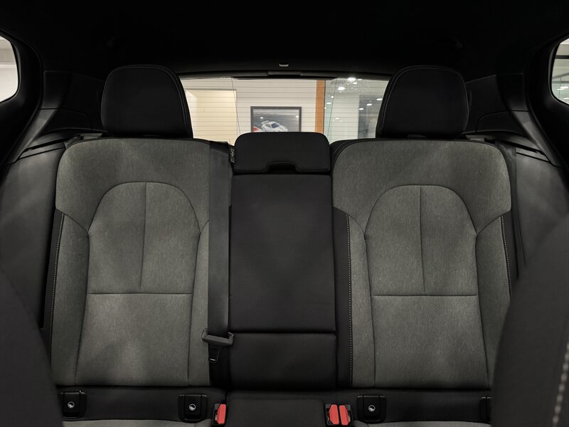 2025 Volvo XC40 Core photo 10