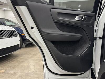 2025 Volvo XC40 B5 Core Bright Theme - Photo 15 - Gladstone, OR 97027