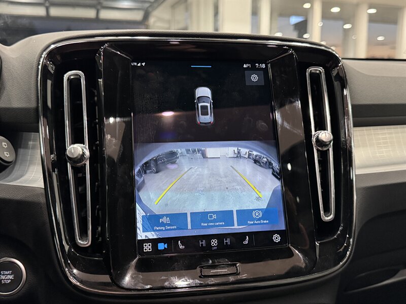 2025 Volvo XC40 Core photo 26