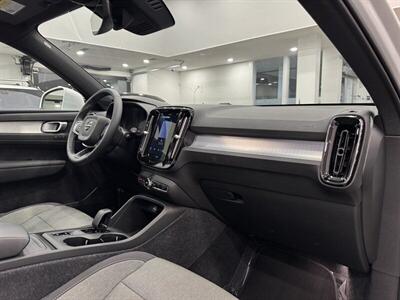2025 Volvo XC40 B5 Core Bright Theme - Photo 24 - Gladstone, OR 97027