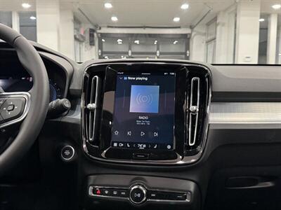 2025 Volvo XC40 B5 Core Bright Theme - Photo 32 - Gladstone, OR 97027