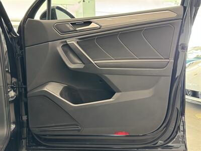 2022 Volkswagen Tiguan SE R-Line Black 4Motion   - Photo 14 - Gladstone, OR 97027