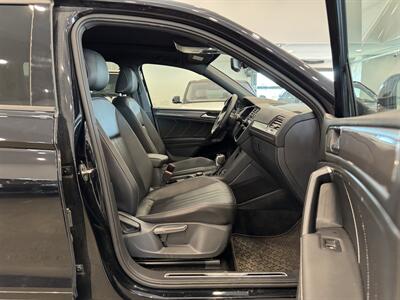 2022 Volkswagen Tiguan SE R-Line Black 4Motion   - Photo 9 - Gladstone, OR 97027