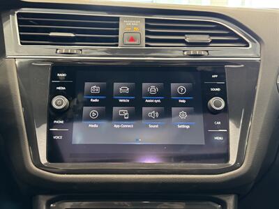 2022 Volkswagen Tiguan SE R-Line Black 4Motion   - Photo 25 - Gladstone, OR 97027
