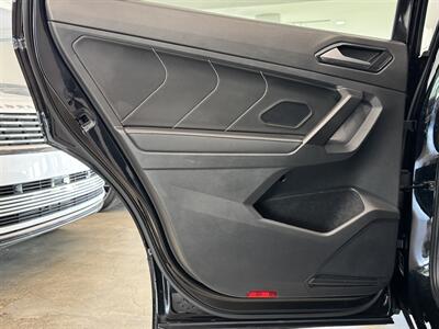 2022 Volkswagen Tiguan SE R-Line Black 4Motion   - Photo 15 - Gladstone, OR 97027