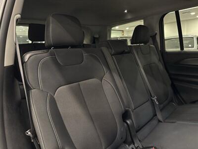 2023 Jeep Grand Cherokee L Laredo   - Photo 16 - Gladstone, OR 97027