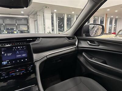 2023 Jeep Grand Cherokee L Laredo   - Photo 20 - Gladstone, OR 97027