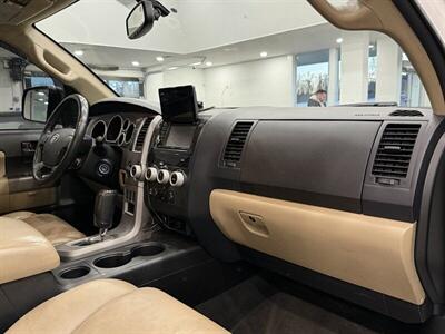 2013 Toyota Sequoia SR5 5.7L - Photo 9 - Gladstone, OR 97027