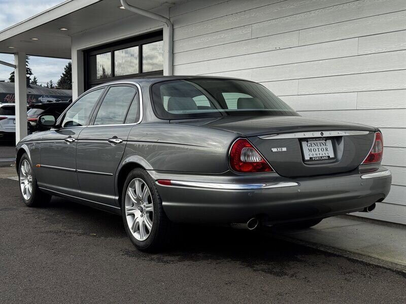 2005 Jaguar XJ 8 photo 2