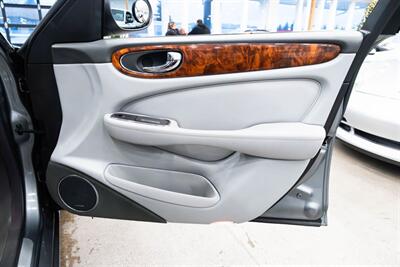 2005 Jaguar XJ8   - Photo 25 - Gladstone, OR 97027