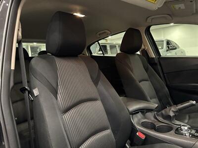 2015 Mazda Mazda3 i Touring - Photo 9 - Gladstone, OR 97027