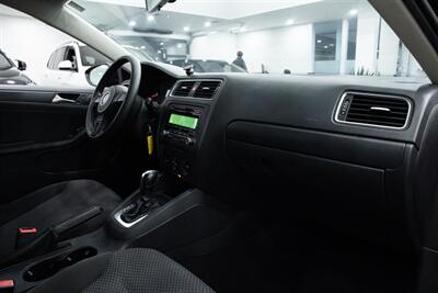 2013 Volkswagen Jetta 2.0L S   - Photo 9 - Gladstone, OR 97027