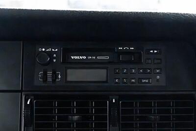 1990 Volvo 240 DL   - Photo 13 - Gladstone, OR 97027