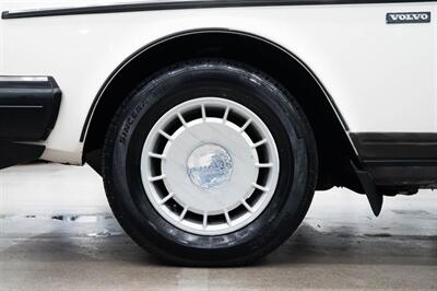 1990 Volvo 240 DL   - Photo 7 - Gladstone, OR 97027