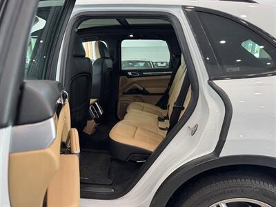 2014 Porsche Cayenne Platinum Edition   - Photo 12 - Gladstone, OR 97027