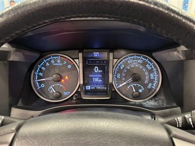 2017 Toyota Tacoma SR5 V6   - Photo 31 - Gladstone, OR 97027