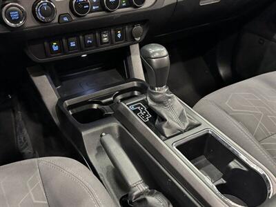 2017 Toyota Tacoma SR5 V6   - Photo 38 - Gladstone, OR 97027