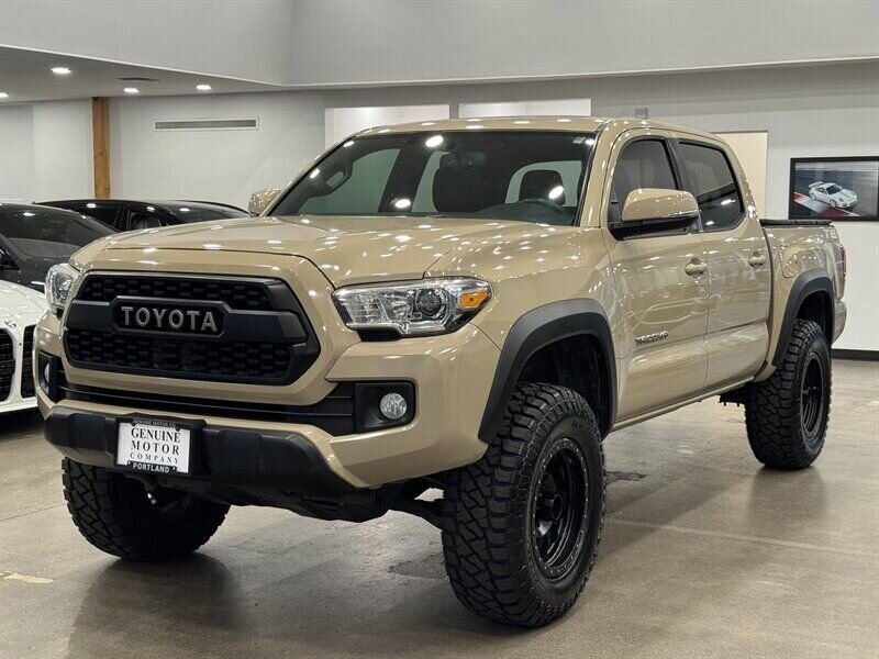 2017 Toyota Tacoma SR5 V6 - Photo 1 - Gladstone, OR 97027