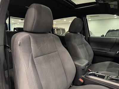 2017 Toyota Tacoma SR5 V6   - Photo 23 - Gladstone, OR 97027