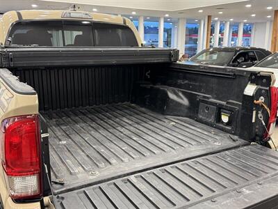 2017 Toyota Tacoma SR5 V6   - Photo 43 - Gladstone, OR 97027