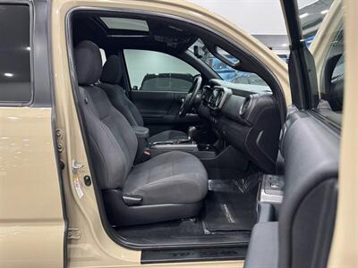 2017 Toyota Tacoma SR5 V6   - Photo 9 - Gladstone, OR 97027