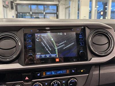 2017 Toyota Tacoma SR5 V6   - Photo 34 - Gladstone, OR 97027