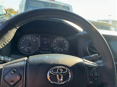 2017 Toyota Tacoma SR V6   - Photo 7 - Gladstone, OR 97027