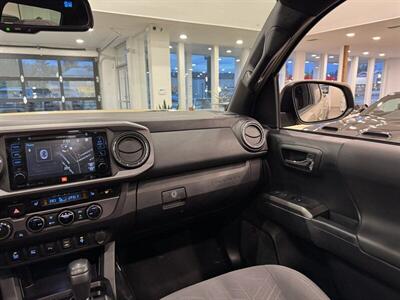 2017 Toyota Tacoma SR5 V6   - Photo 28 - Gladstone, OR 97027