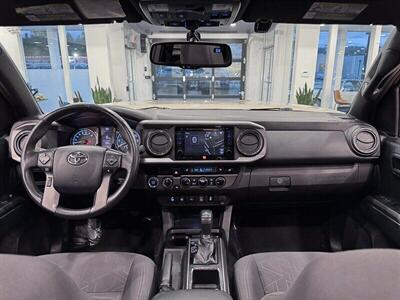 2017 Toyota Tacoma SR5 V6   - Photo 8 - Gladstone, OR 97027