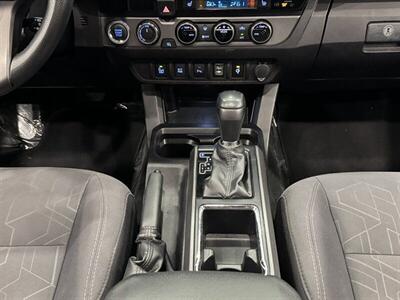 2017 Toyota Tacoma SR5 V6   - Photo 37 - Gladstone, OR 97027