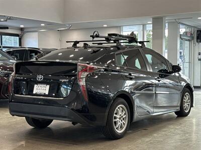 2016 Toyota Prius Four   - Photo 6 - Gladstone, OR 97027